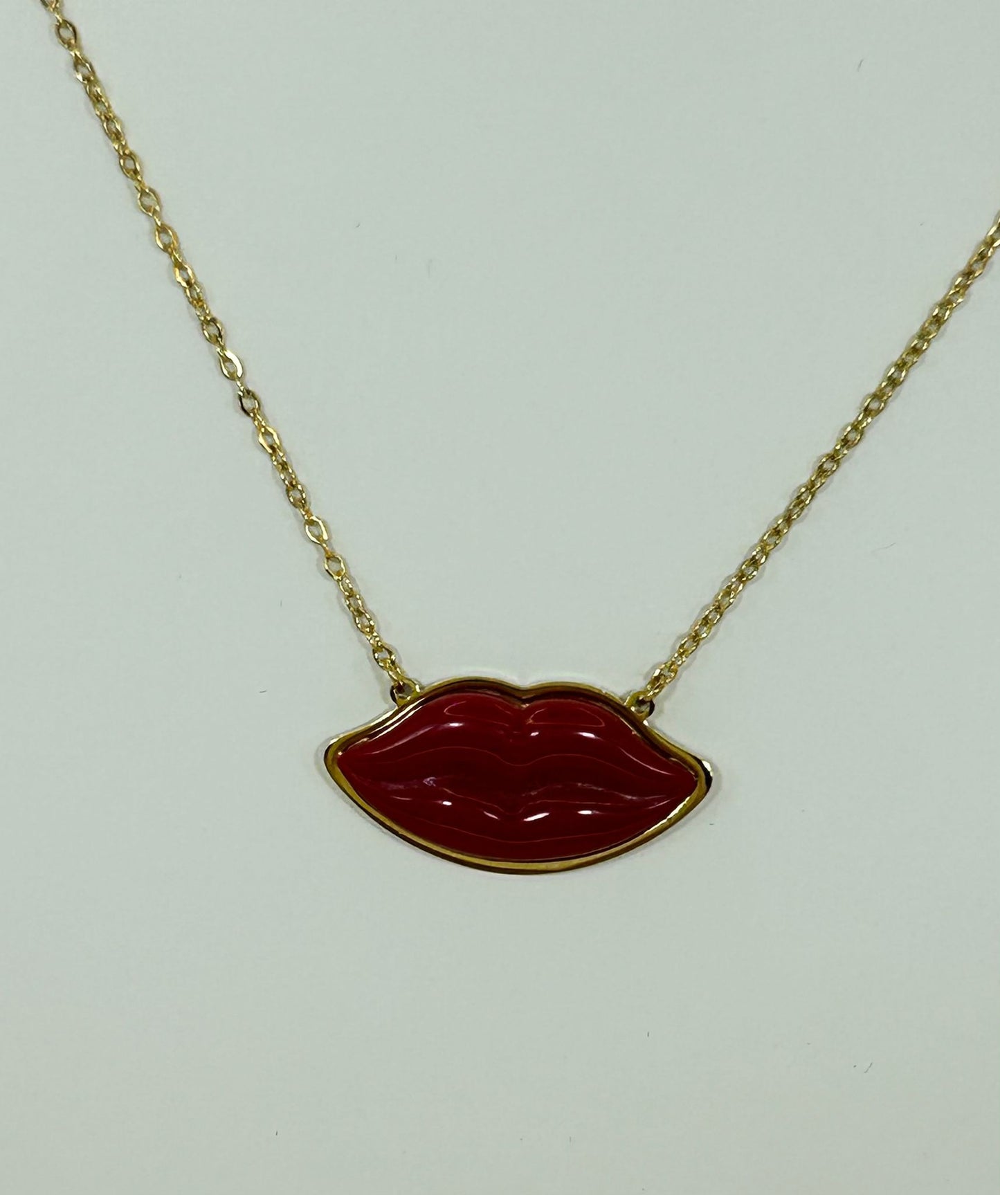 COLLANA KISS ME
