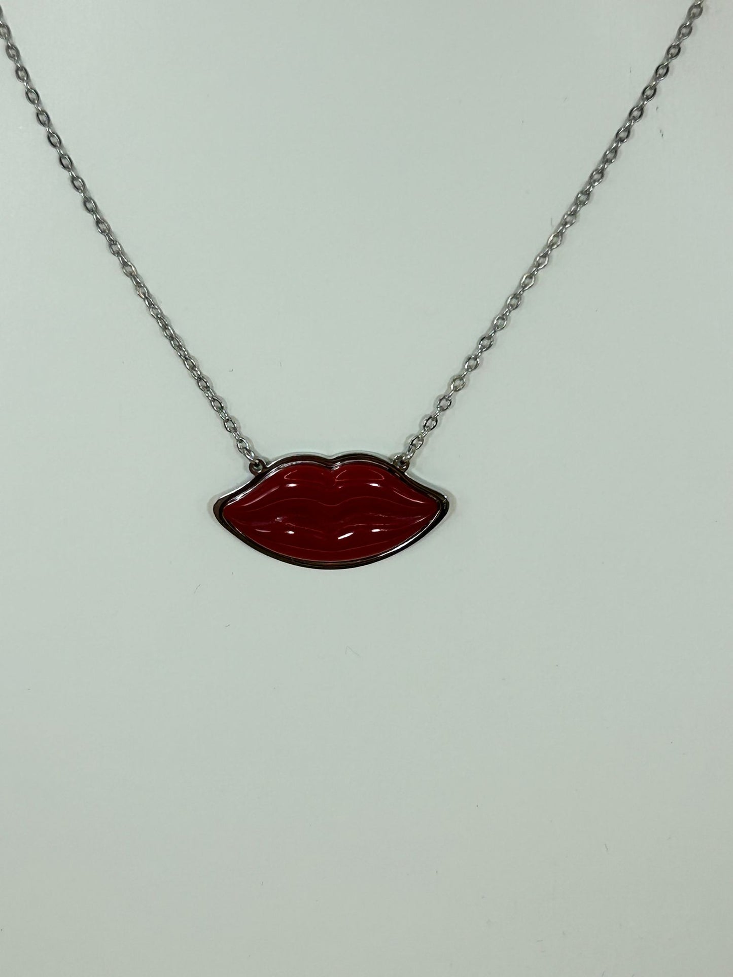 COLLANA KISS ME