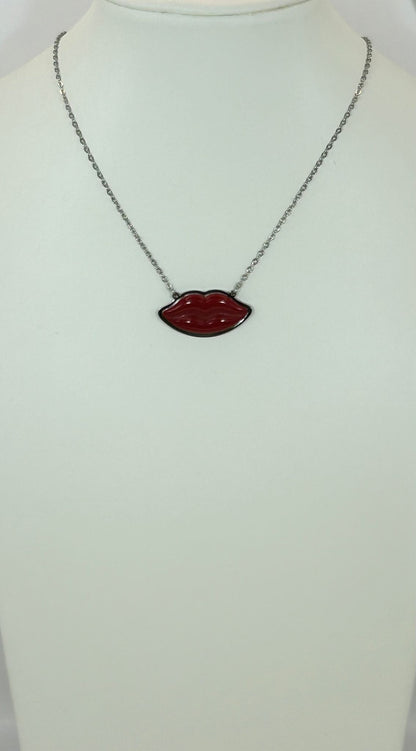 COLLANA KISS ME